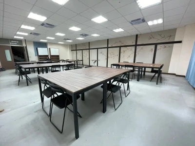 暨南大學-梯形桌吧檯桌椅