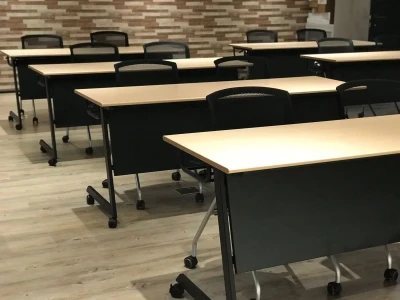 蘋果電腦教育訓練中心升降桌會議桌高腳桌