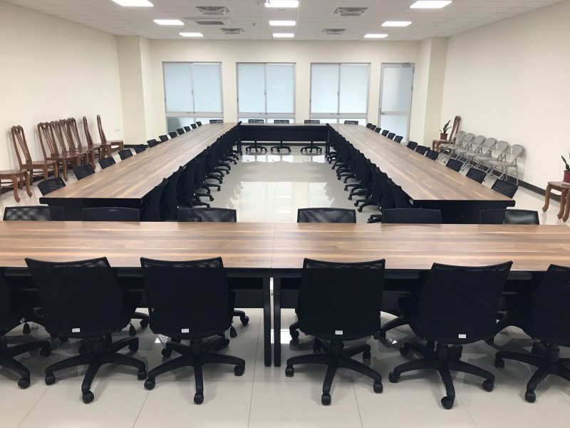 木製環式會議桌