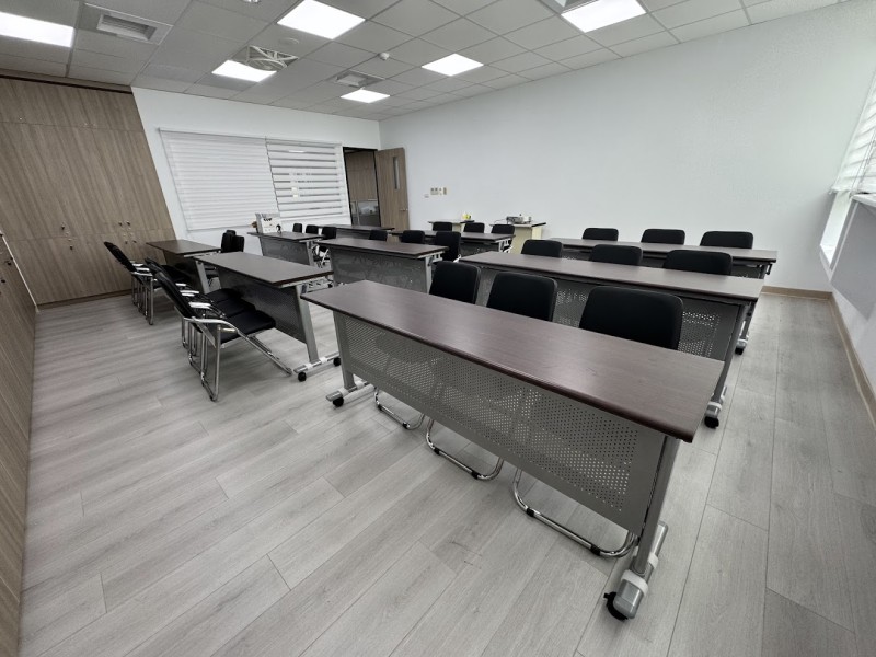 可掀式折合桌-中規中矩的一張桌