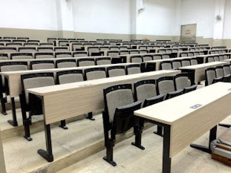 階梯教室桌椅01